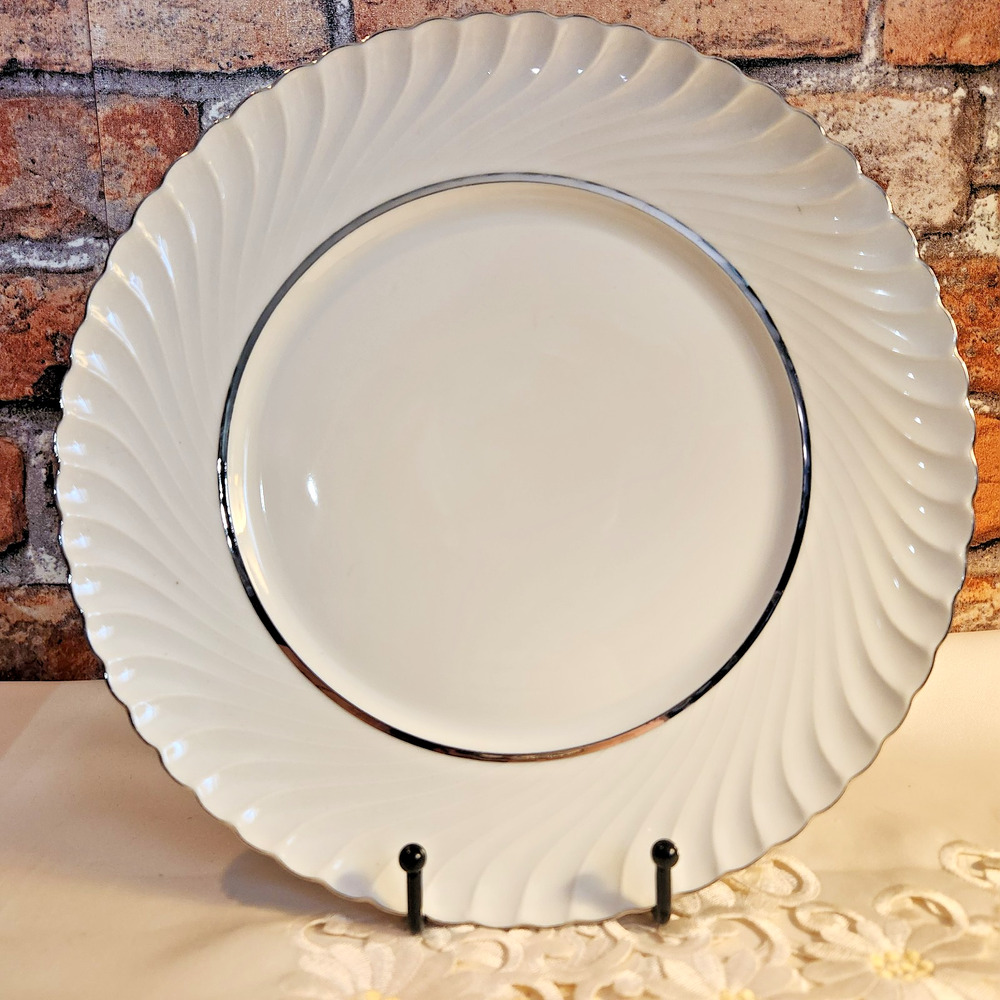 One Royal Tettau Germany 11" Dinner Plate White Swirl Platinum Trim Porcelain